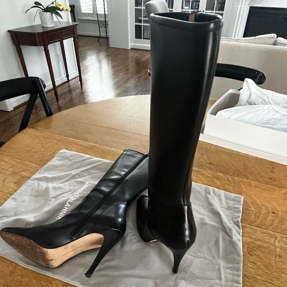 Manolo Blanhik Samba 105TR Hanzuo Bulgarian black boots.